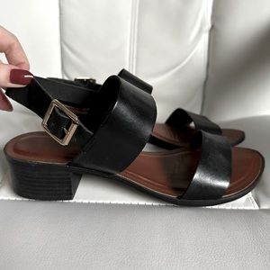 Seychelles Two Strap Black Leather Sandal - Size 8